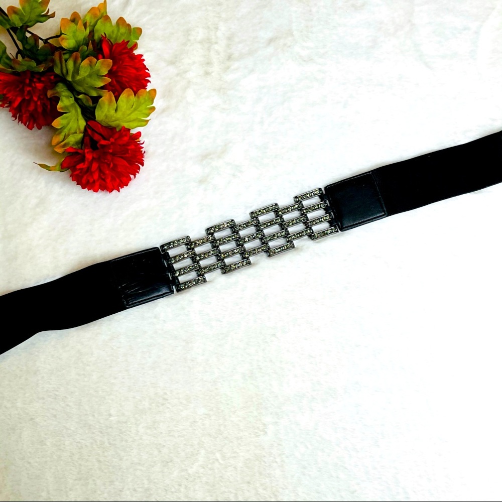 BCBG Statement Belt - Picture 4 of 9